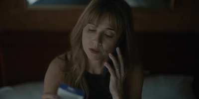 Linda Cardellini - DTF St. Louis (S1Ep2, 2026)