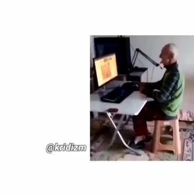 hele bi gaybet bak seni nası tokatlıyom götünü