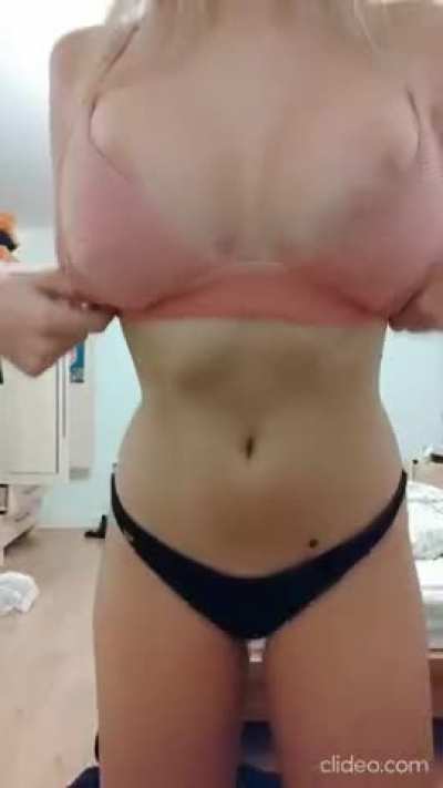 Come slide your dick in between these natural perfect tits 🇸🇪😜[F<wbr>]