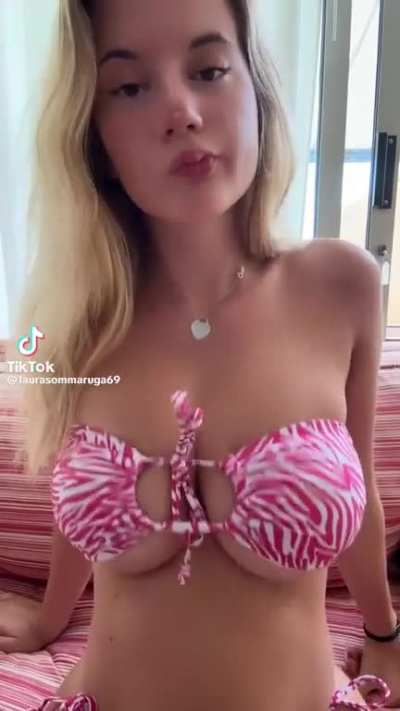 @laurasommaruga69 jiggle jiggle