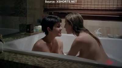 Bathtub fun with Daisy