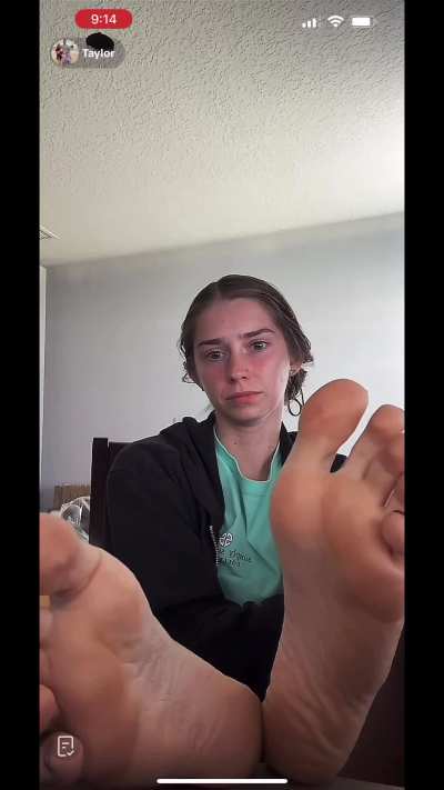 Live feet comp