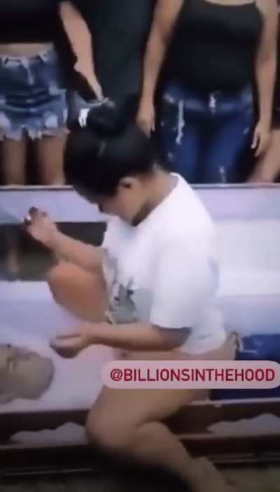 Twerkin’ on a corpse… and they say love is dead