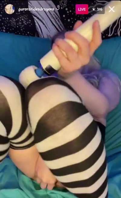 @auroraridesdragons