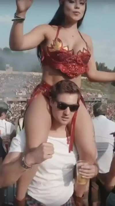 Putita Steffy video musical