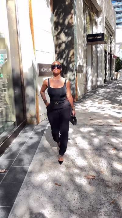 😎🖤