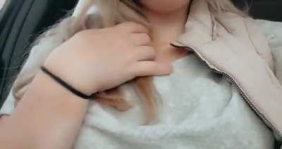 I love being naughty in public 🤭🤭😊