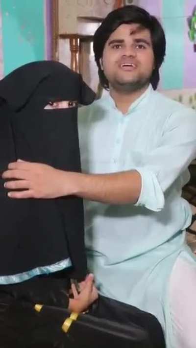 Aurato ko hamesha dhake rehna chaihe😡
