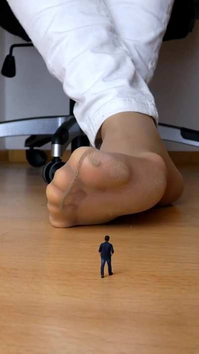 Too close to a giantess