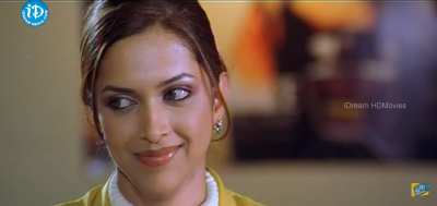 Deepika Padukone's thighs enjoyed by co-actor.