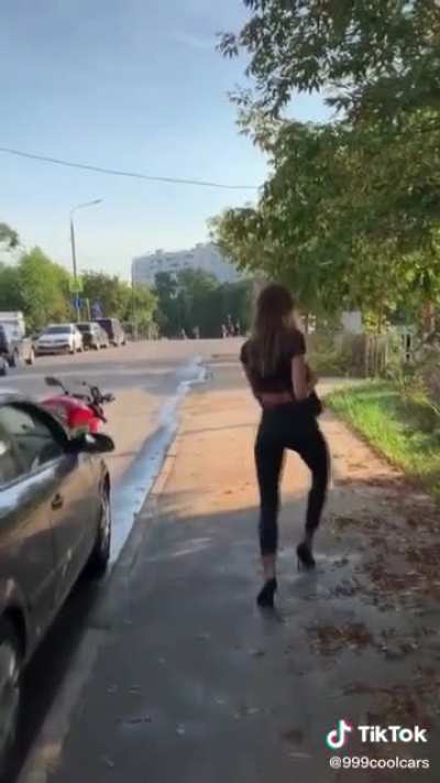 GTA girls be like: