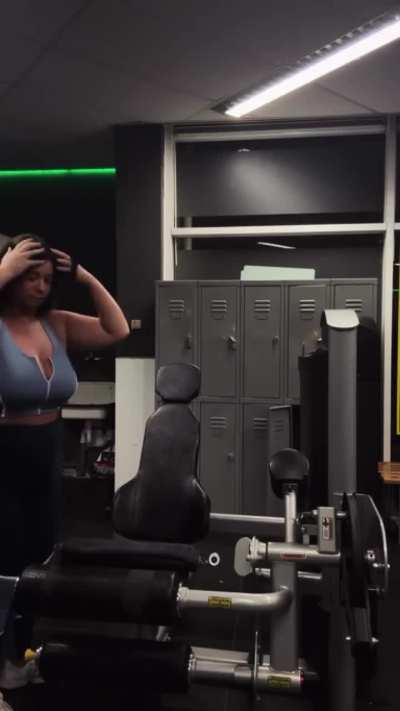 ✌️