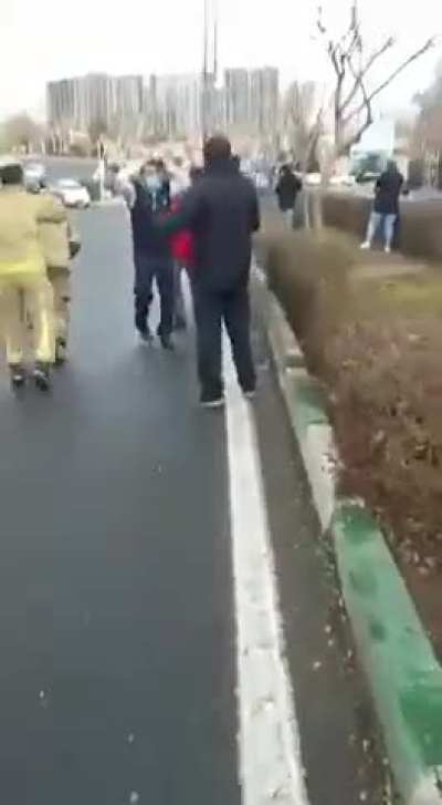 Parachute fails to open after a jump from a radio tower