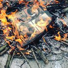 Absolute fucking HEAT. Listen to that nice crackle.. Feel the warmth..