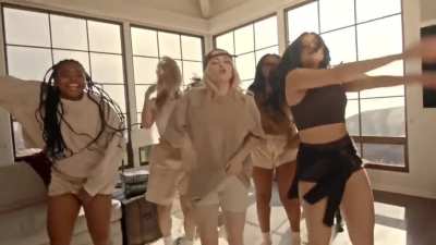 Smita x Billie Eilish