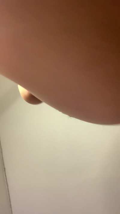 Can you lay down on the floor so I can take a seat on your face?