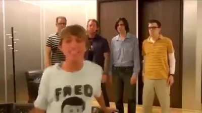 OH MY GOD ITS WEEZER