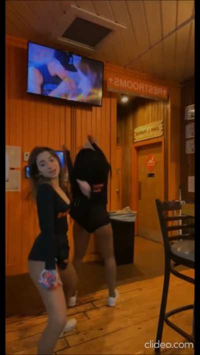 Hooters Girl (@lai<wbr>nefar<wbr>rell) Compilation