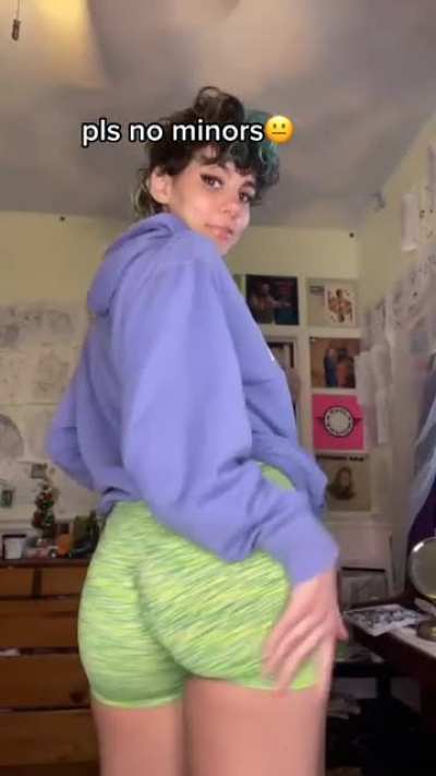 Myche<wbr>mical<wbr>imbal<wbr>ance Showing Off Her Dumptruck