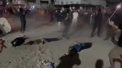 Hamas executing opposition [NSFL obviously]