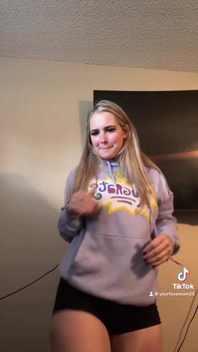 @yourfavemom25