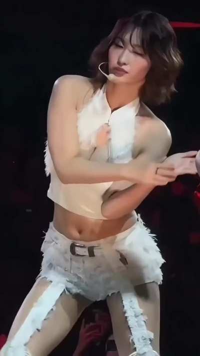 Momo - TWICE