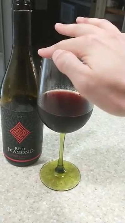 The way this wine glass screeches.