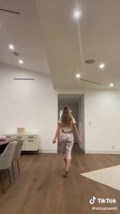 her ass 😵‍💫😵‍<wbr>💫😵‍💫