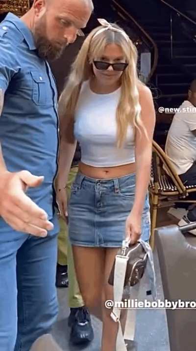 Braless 😋