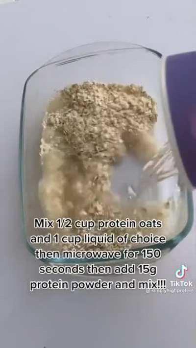 Strawberry Cheesecake overnight oats