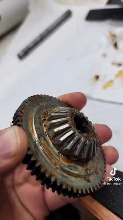 Guy refurbishes a Kitchenaid mixer