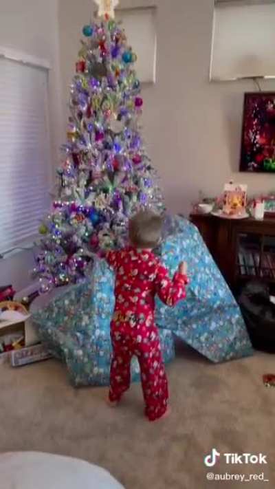 Poor elf lost his magic