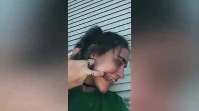 She got scarry tongue!