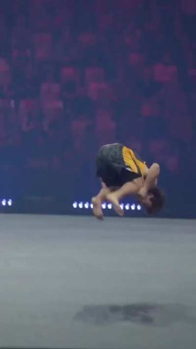 This crazy side flip(source link in description)