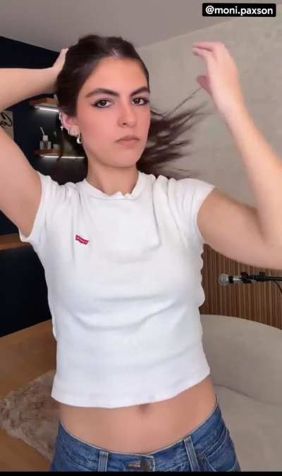 Tiktok live - Hair tying