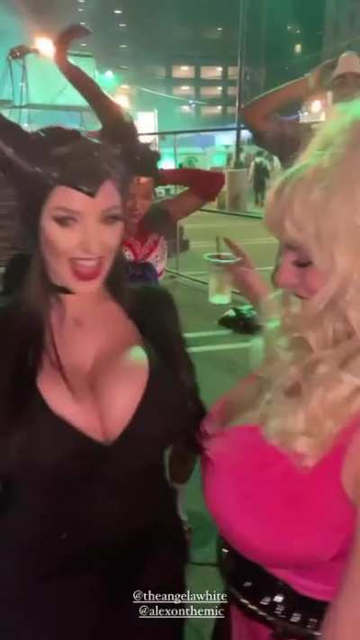 SHAKE OFF: Alex & Angela White 🥵🌶️