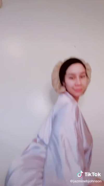 on TikTok 🍑