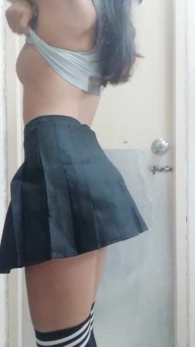 You know it's a tight skirt because I struggled to get this off my butt 😂