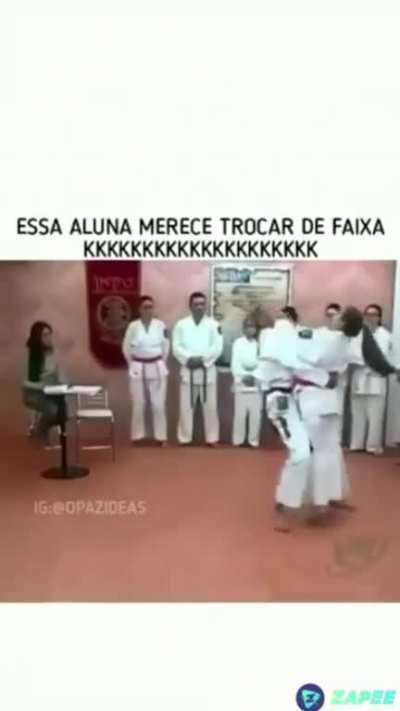 👀