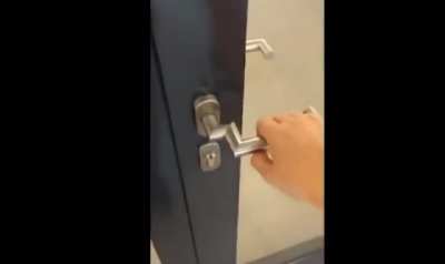 Let me out !