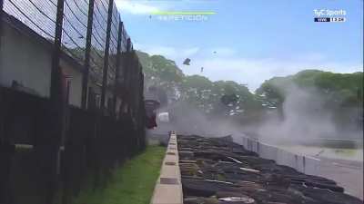 Fuerte palo en la final del Top Race en el autodromo Galvez