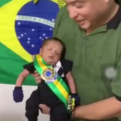 Que respeitável carreira esse jovem irá escolher?