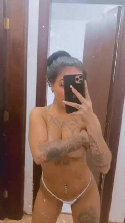 MC Mirella...