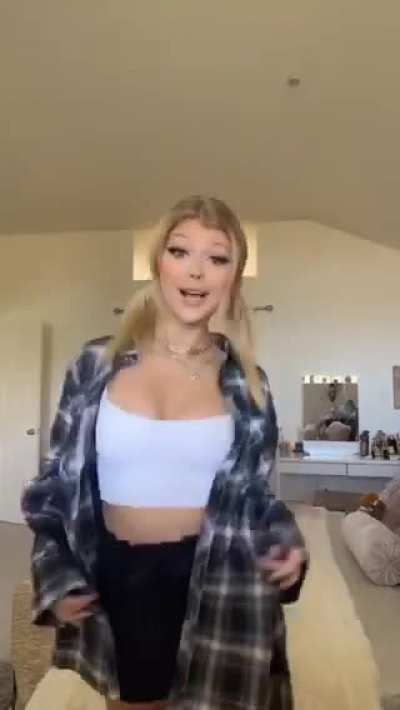 Slow-mo tit bounce