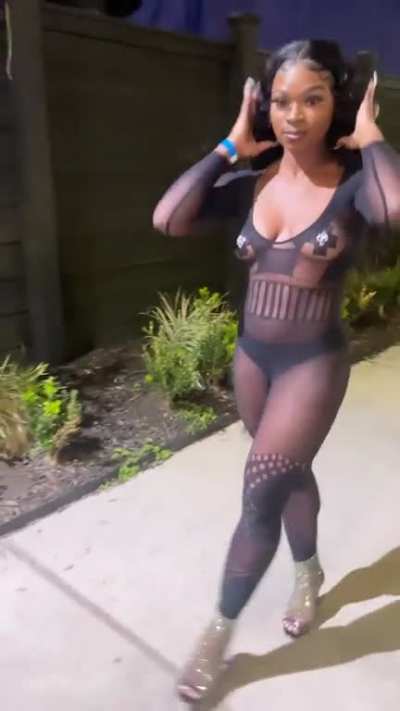 2023 I’m loving me more than ever🥰 Get into this natural body confidence 🖤 Shout out to @calliopebaby for helping me choose this look 🥰🥰🖤 #naturalbody #bodygoals #explorepage #fitnessmodel