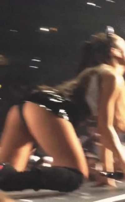 I want to eat Ariana Grande's perfect ass out