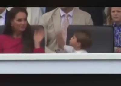 Prince Louis doesn't care you're the Dutchess of Cambridge