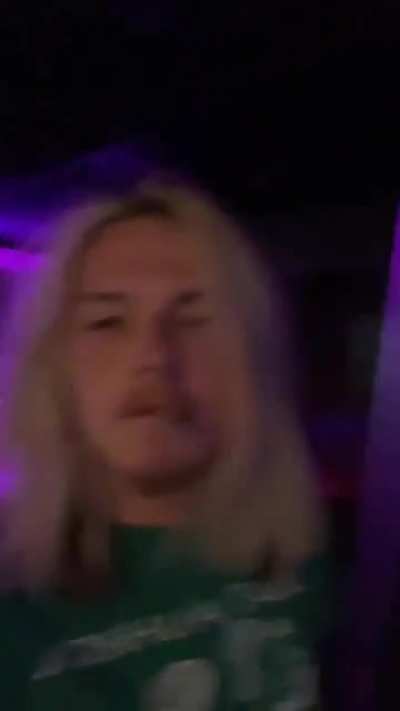 👀