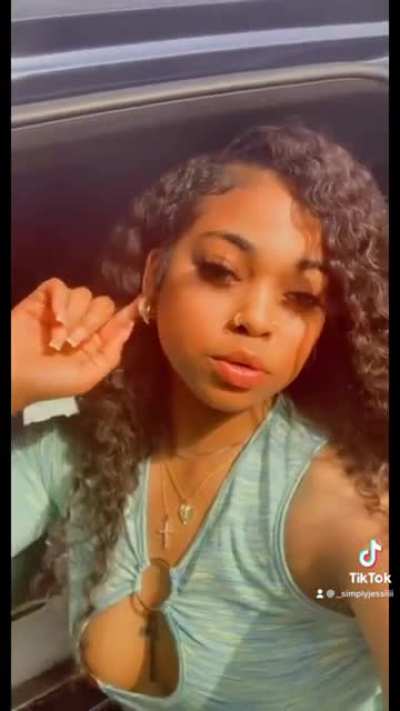 Jessica Valentina (@_si<wbr>mplyj<wbr>essii<wbr>ii)