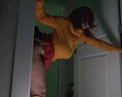 Velma gets caught by a monster (bigh<wbr>titty<wbr>gothe<wbr>gg) [Scooby-Doo]